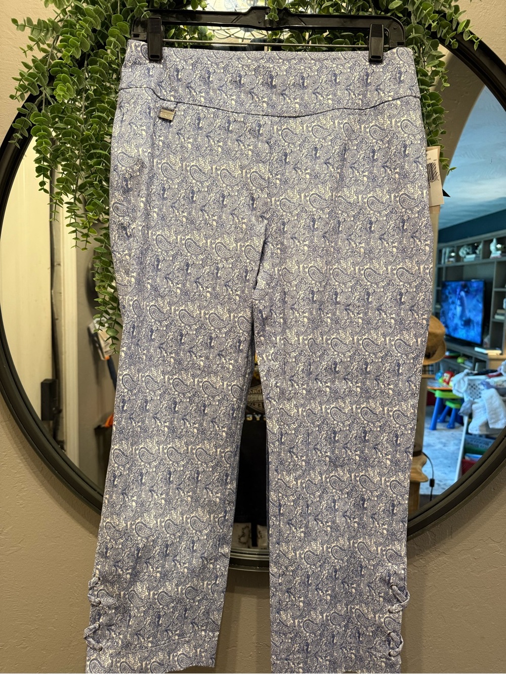 Philosophy Light Blue Paisley Cropped Pull-On Pants